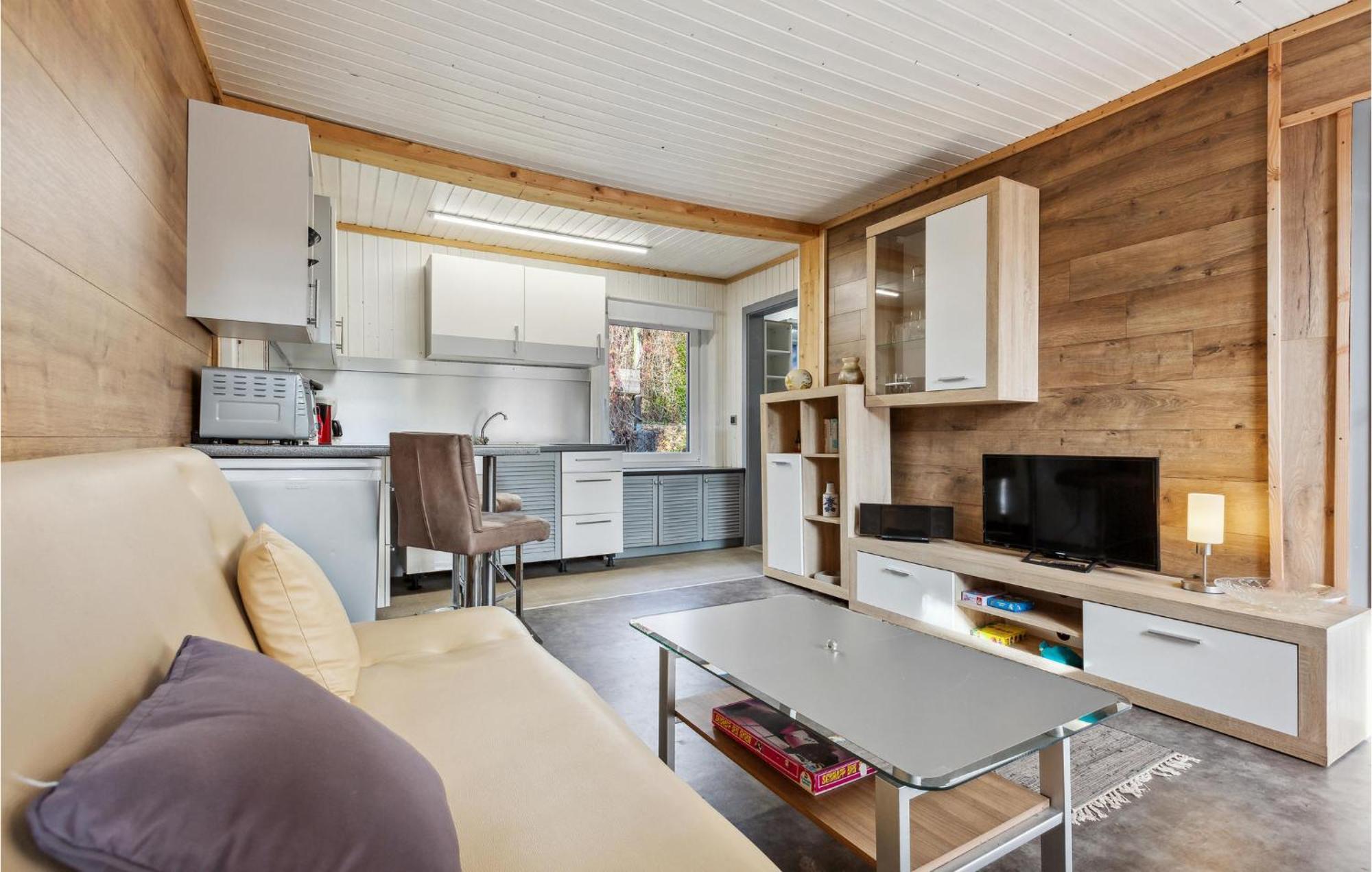 Nice Home In Zeulenroda-Triebes With Sauna Екстериор снимка